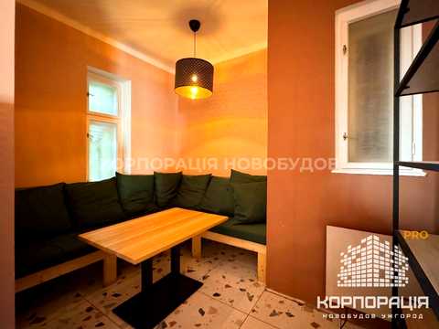 комерційна за адресою Підгірна вул., 18