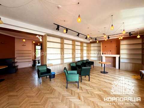 комерційна за адресою Підгірна вул., 18