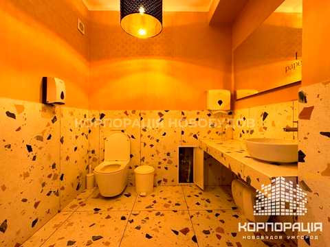 комерційна за адресою Підгірна вул., 18