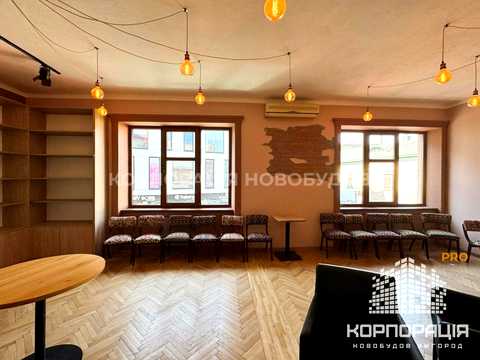 комерційна за адресою Підгірна вул., 18