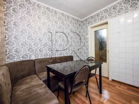 квартира за адресою Академіка Корольова вул., 10-А