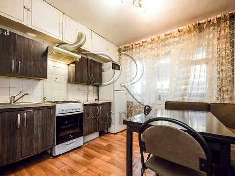 квартира за адресою Академіка Корольова вул., 10-А