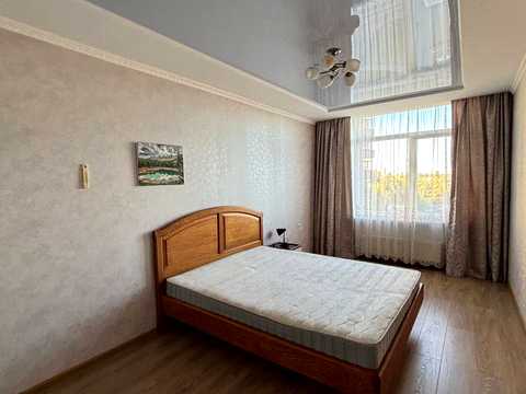 квартира за адресою Юнацька вул., 4