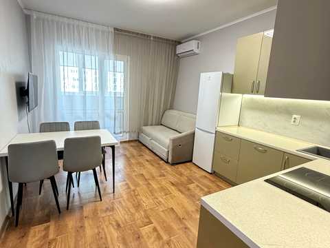 квартира за адресою Сім'ї Кульженків вул. (Петра Дегтяренка), 21
