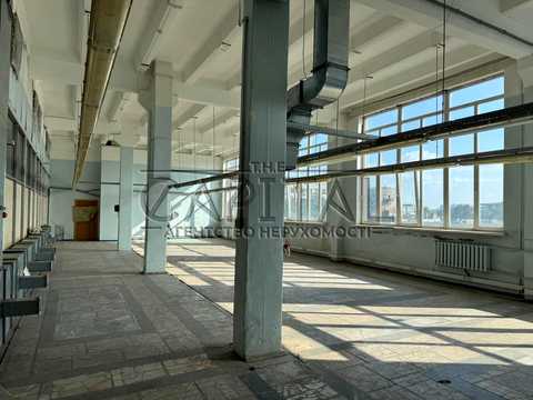 комерційна за адресою Степана Бандери просп. (Московський), 8