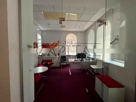 комерційна за адресою Лисенка вул., 4