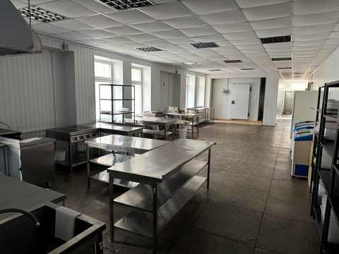 комерційна за адресою Лесі Українки вул., 72а