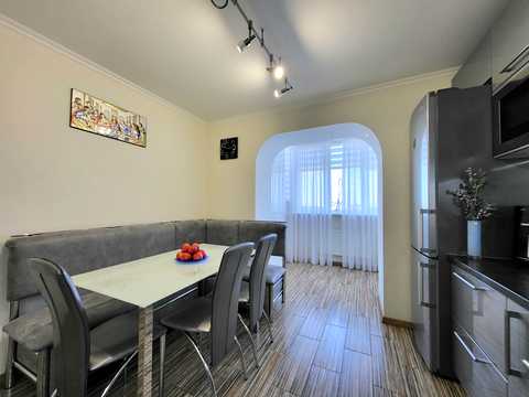 квартира по адресу Героев Крут ул. (Червоних Курсантів), 4а
