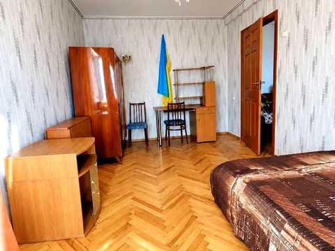 квартира за адресою Зодчих вул., 18-А