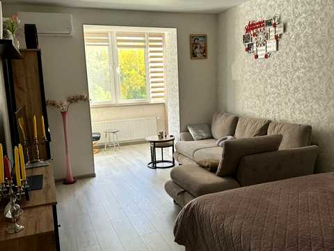 квартира за адресою Захисників України вул., 20