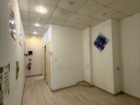 комерційна за адресою Івана Франка вул., 40