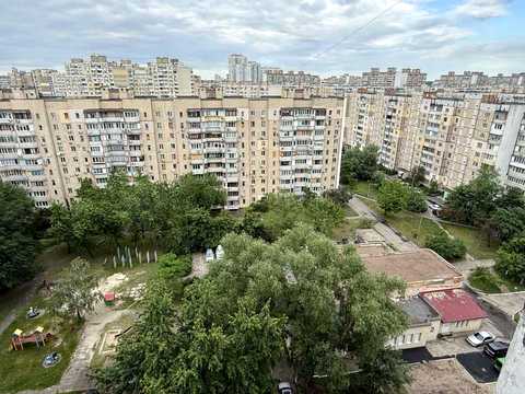 квартира за адресою Ревуцького вул., 17