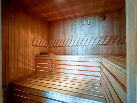 будинок за адресою Парникова вул., 146