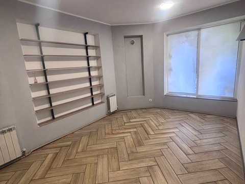комерційна за адресою Старокозацька вул. (Комсомольська), 7