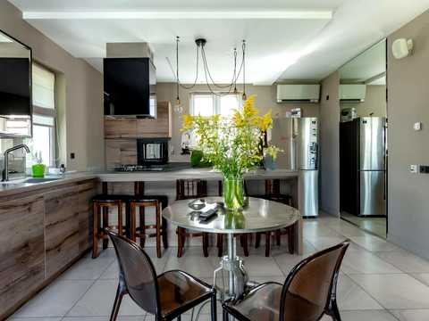 будинок за адресою Дачна