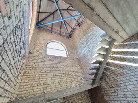 будинок за адресою Квітнева