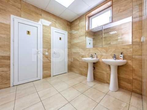 комерційна за адресою Лауреатська вул., 8