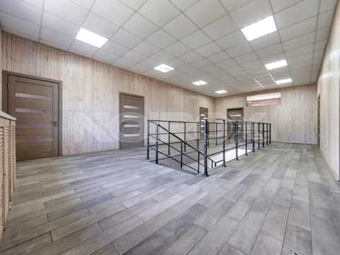 комерційна за адресою Лауреатська вул., 8