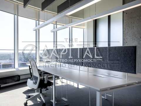 комерційна за адресою Лесі Українки пл., 7