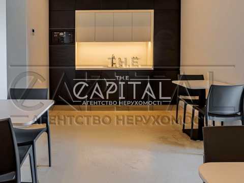 комерційна за адресою Лесі Українки пл., 7