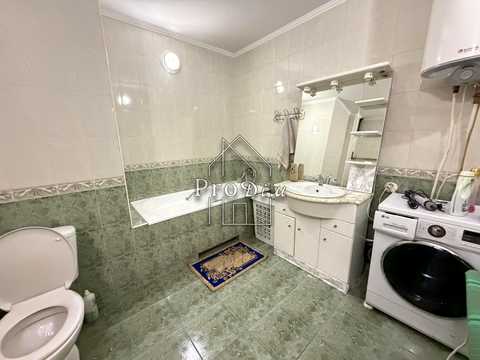 квартира за адресою Анни Ахматової вул., 43