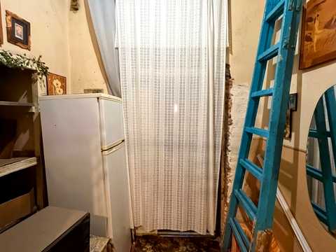 комерційна за адресою Гетьмана Петра Дорошенка вул. (Жовтнева), 23
