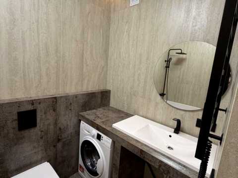 квартира за адресою Героїв 128-ї Бригади вул. (8 Березня), 56 к1