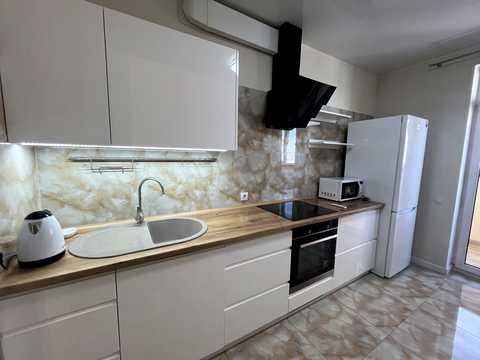 квартира за адресою Андрія Аболмасова вул. (Панельна), 4