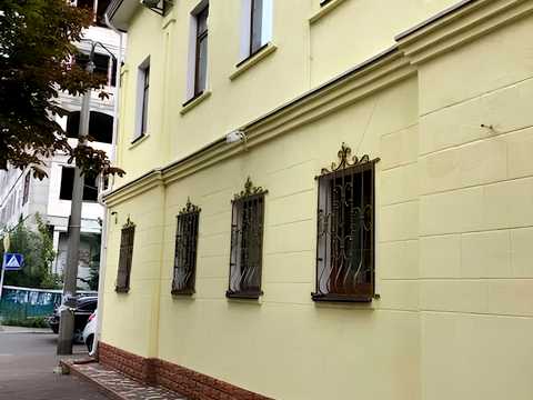 комерційна за адресою Спаська вул., 24