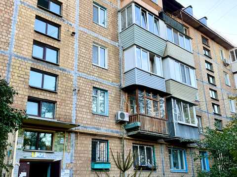 квартира по адресу Івана Їжакевича ул., 4