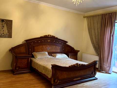 будинок за адресою Щаслива вул.