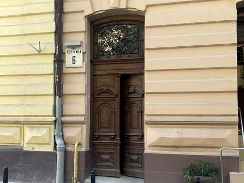 комерційна за адресою Павла Ковжуна вул., 1