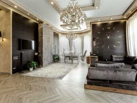 будинок за адресою Янтарна вул., 1