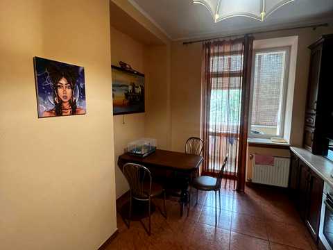 квартира за адресою Наукова вул., 49-А