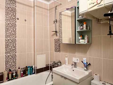 квартира за адресою Вагонна вул., 7