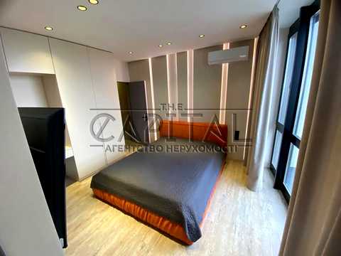 квартира за адресою Зарічна вул., 4к1