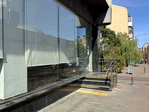 комерційна за адресою Велика Васильківська вул. (Червоноармійська), 80