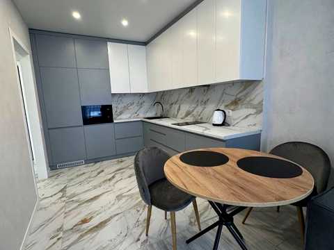 квартира за адресою Космічна вул., 5