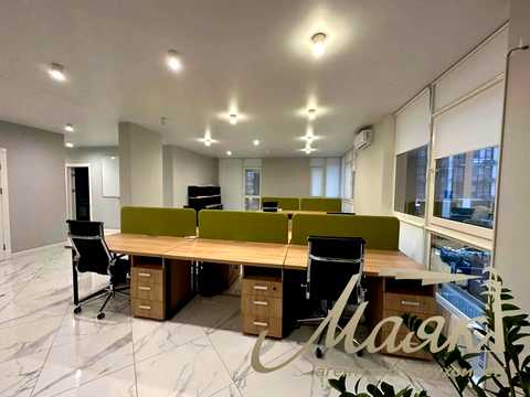 комерційна за адресою Джона Маккейна вул. (Івана Кудрі), 3-А