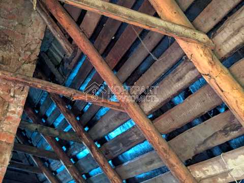 будинок за адресою смт. Коротич, миру