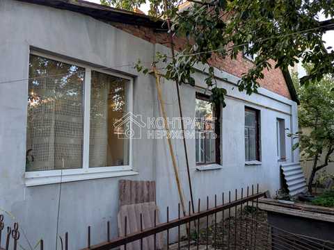 будинок за адресою смт. Коротич, миру