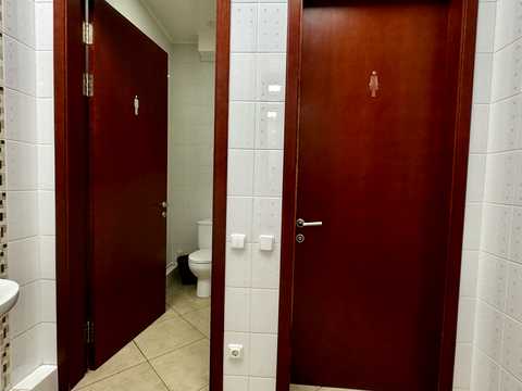 комерційна за адресою Велика Васильківська вул. (Червоноармійська), 1-3
