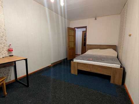 квартира за адресою Космонавтів вул., 3а