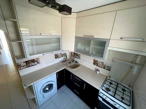 квартира за адресою Листопадна вул., 11