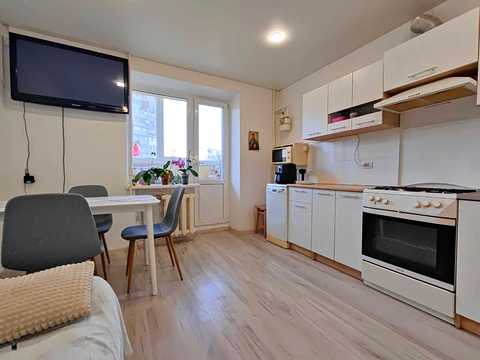 квартира за адресою Тополина вул., 7