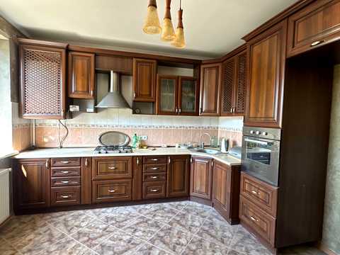 будинок за адресою Вишнева, 9