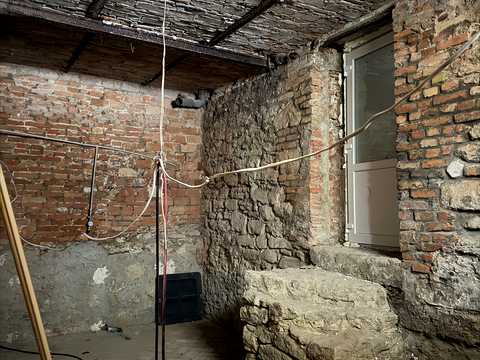 коммерческая по адресу Базарная ул., 7