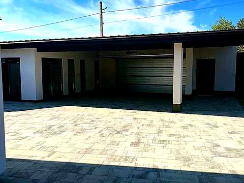будинок за адресою Молодіжна