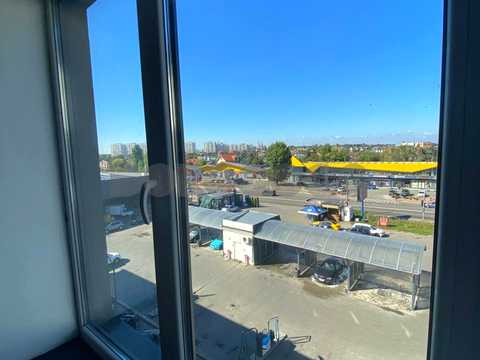 комерційна за адресою Миру вул., 50