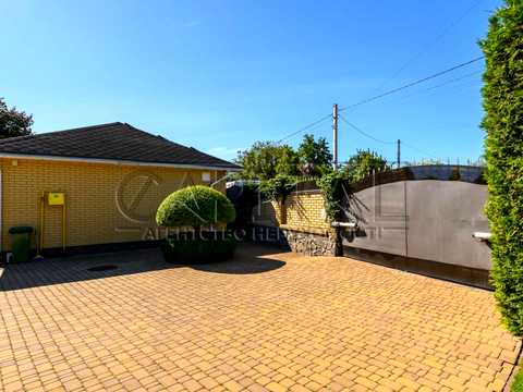 дом по адресу Київська